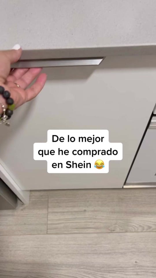 Post 8 by Lauri 🎈 on TikTok (video)