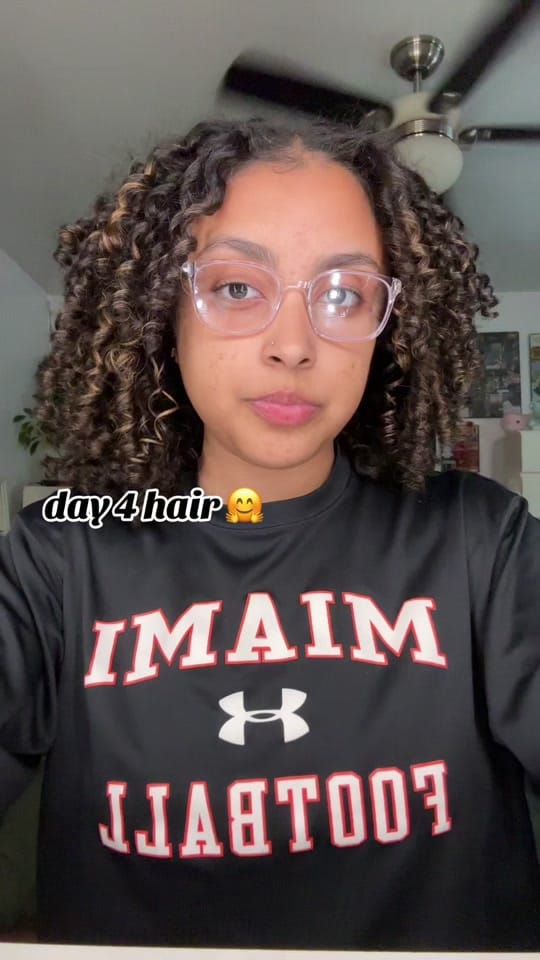 Post 6 by lyssarchiv3 on TikTok (video)