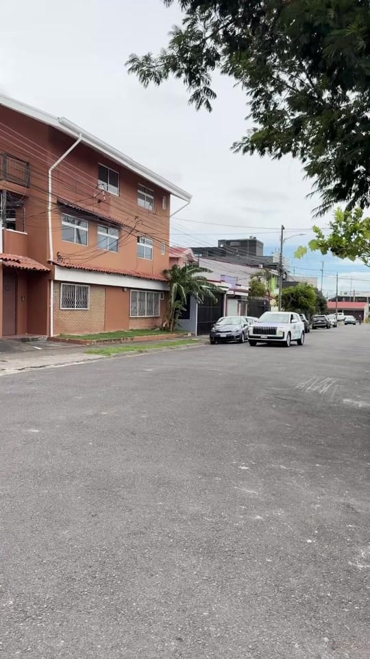 Post 6 by Quincho on TikTok (video)