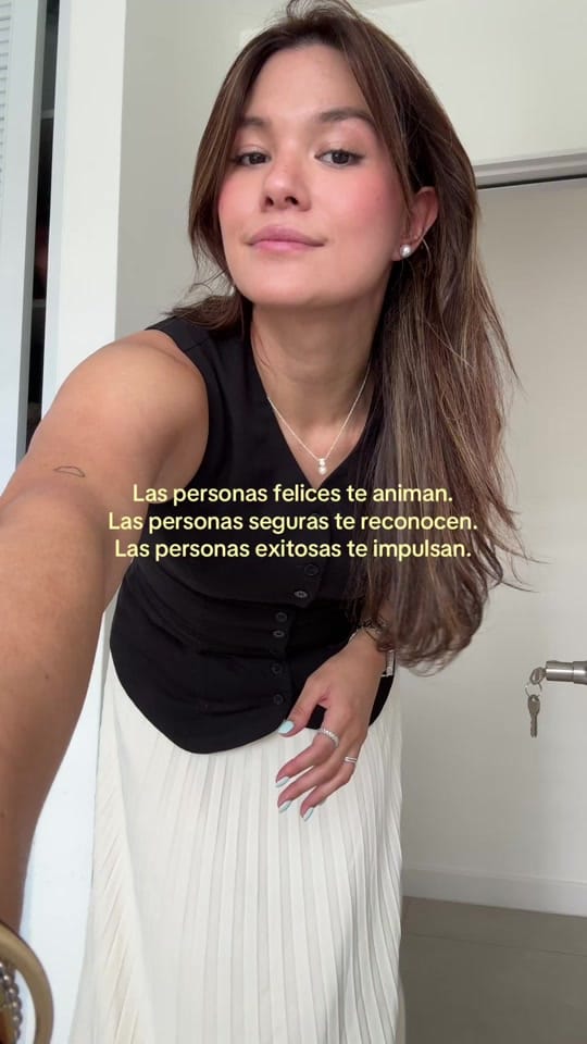 Post 2 by Paola ☁️ on TikTok (video)