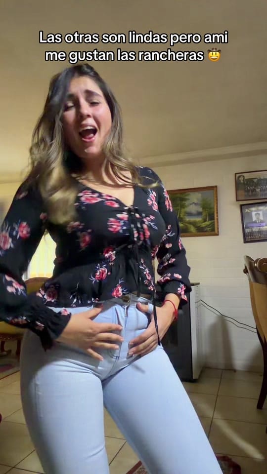 Post 3 by ⚡️ M A R I E L ⚡️ on TikTok (video)