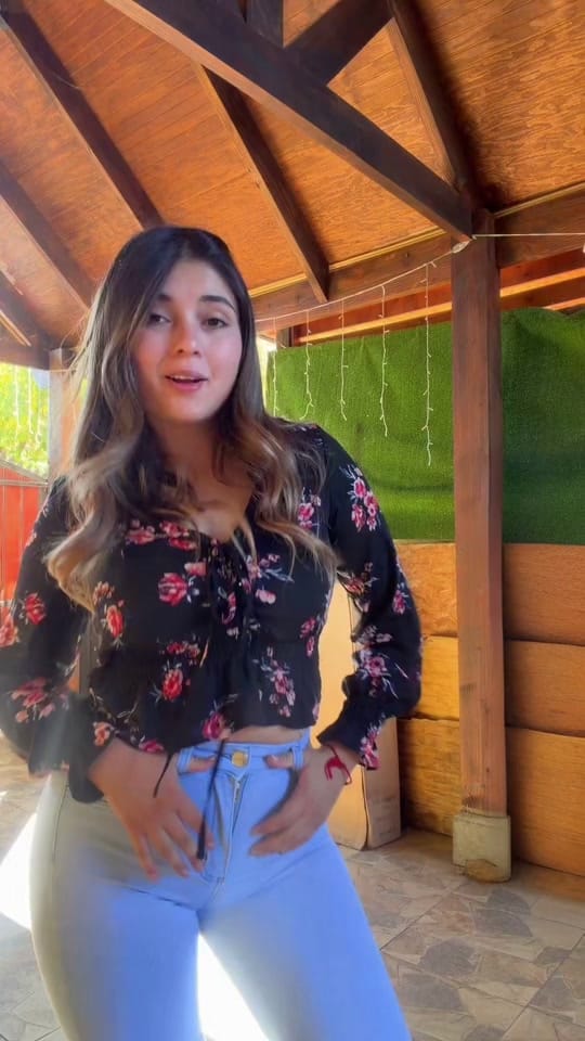 Post 2 by ⚡️ M A R I E L ⚡️ on TikTok (video)