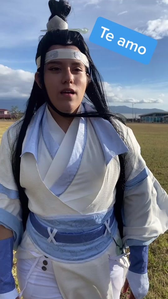 Post 2 by Yosmi on TikTok (video)
