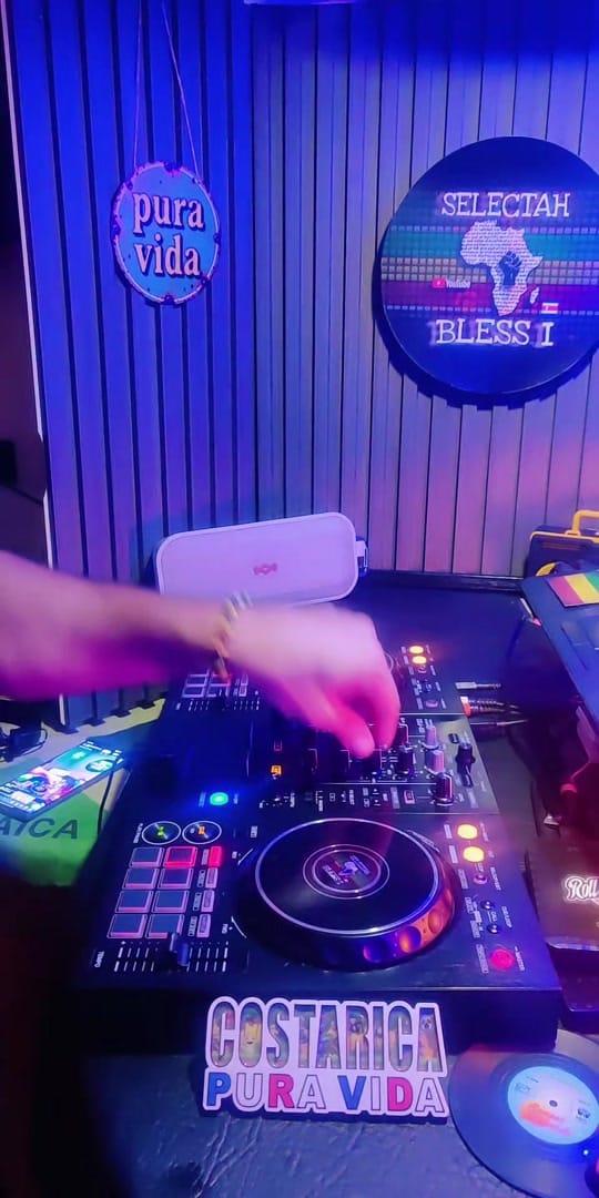 Post 5 by 🇨🇷 Selectah Bless I❤️ 💛 💚 on TikTok (video)