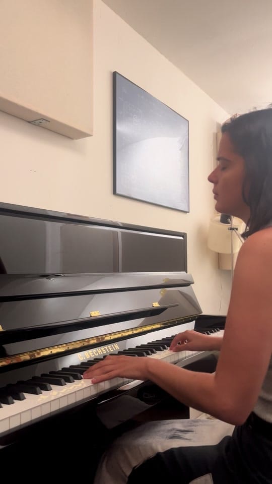 Post 5 by sofipaezmusic on TikTok (video)