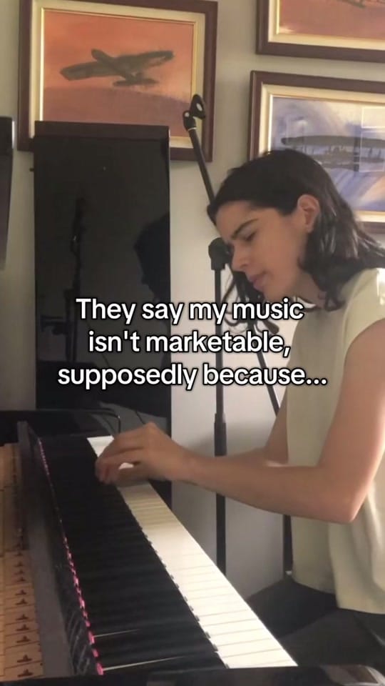 Post 10 by sofipaezmusic on TikTok (video)