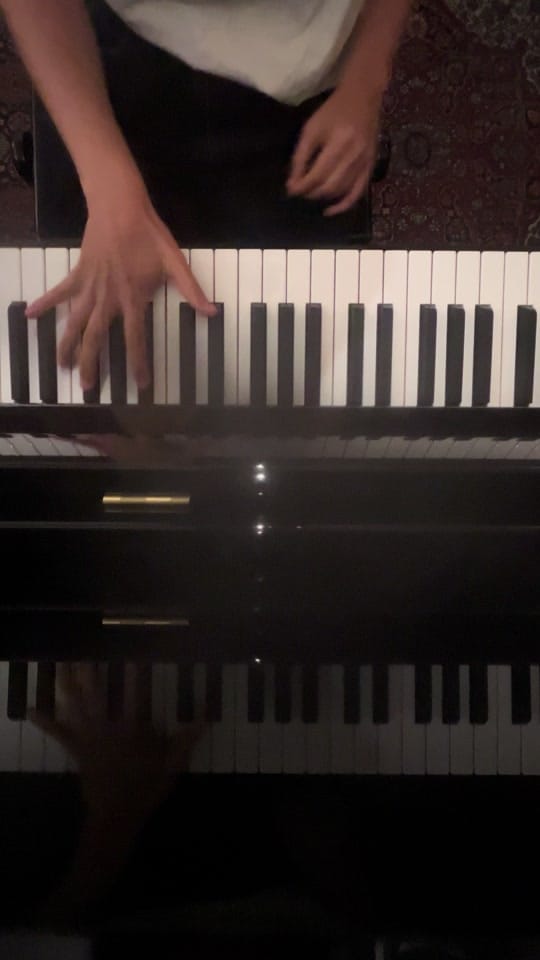 Post 7 by sofipaezmusic on TikTok (video)