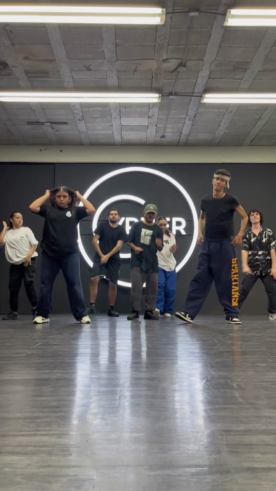 Post 8 by Cristopher Sanchez L on TikTok (video)