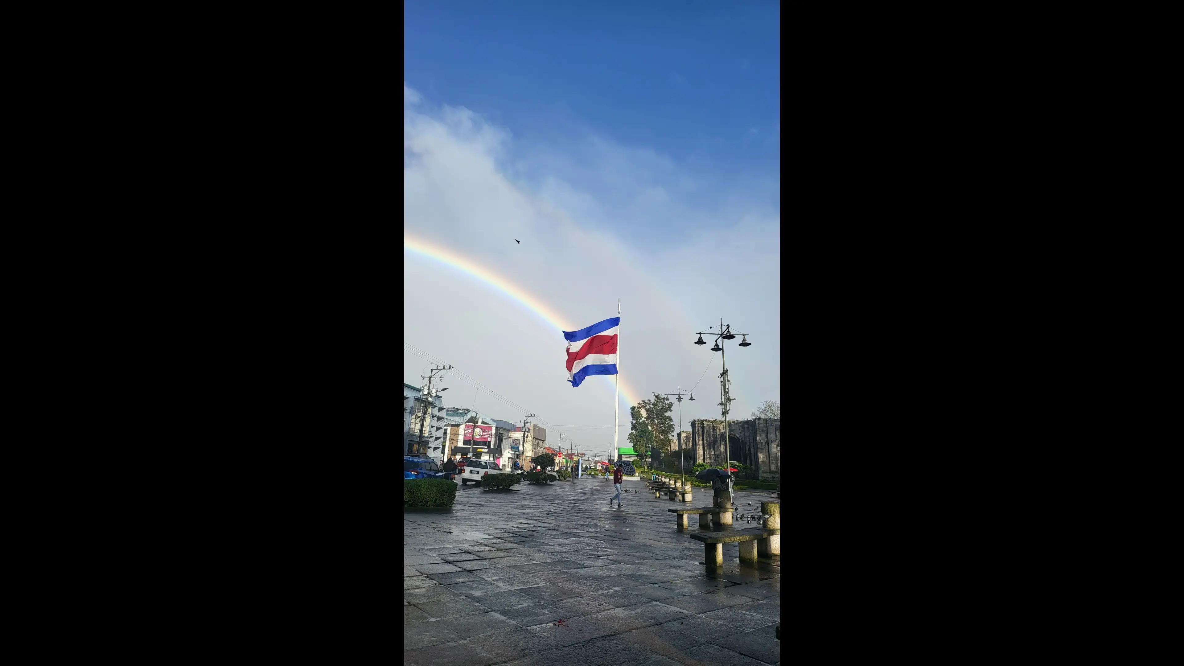 Post 1 by RON - TICO🇨🇷 on TikTok (video)