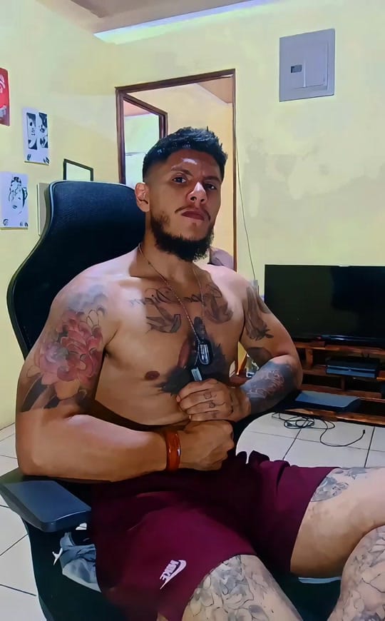 Post 1 by ema.corcast on TikTok (video)