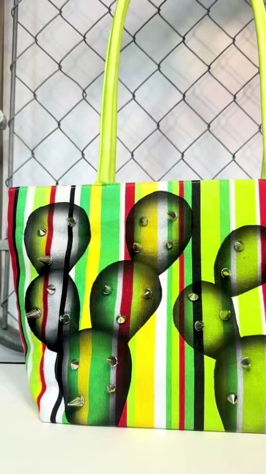 Post 1 by kendralimonada on TikTok (video)