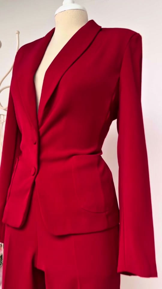 Post 3 by El closet de Lola on TikTok (video)