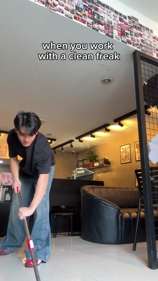 Post 6 by Sera Coffee on TikTok (video)