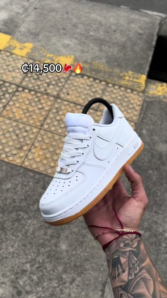 Post 3 by Real Store CR on TikTok (video)