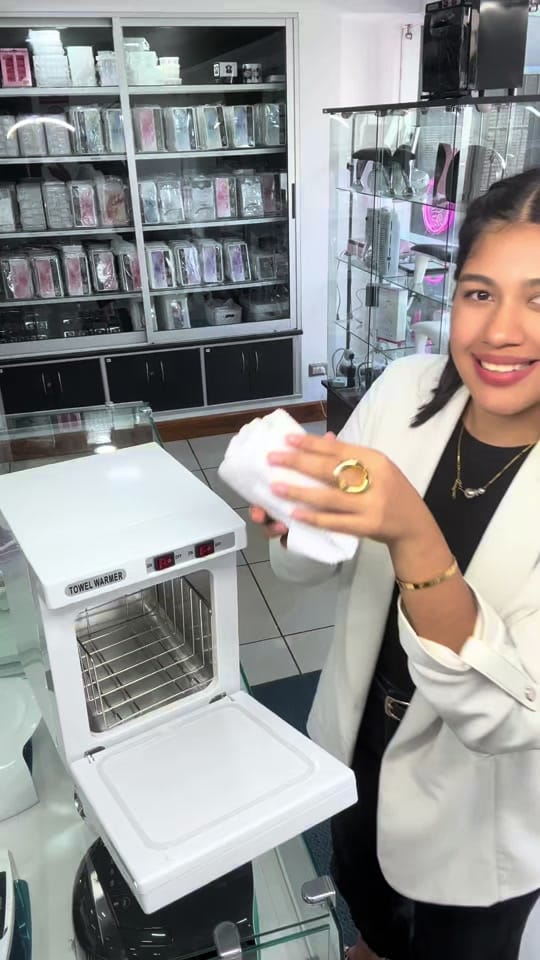 Post 5 by Are Store CR on TikTok (video)