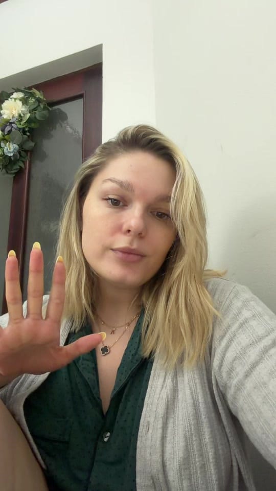 Post 1 by vale 🌷🐰 on TikTok (video)