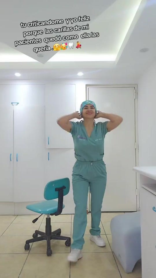 Post 7 by DRA.CUMBIAMBERA on TikTok (video)