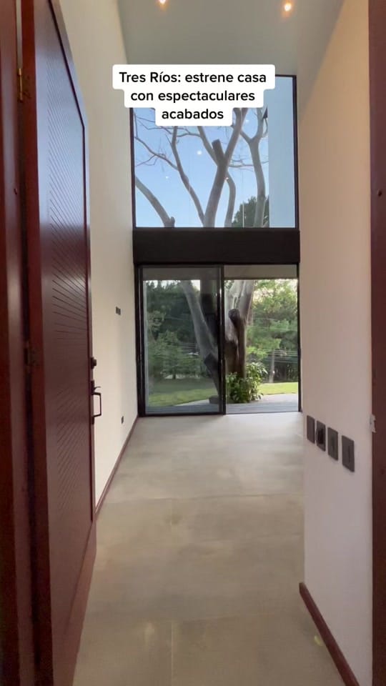 Post 10 by curridabat3riosterraquea on TikTok (video)