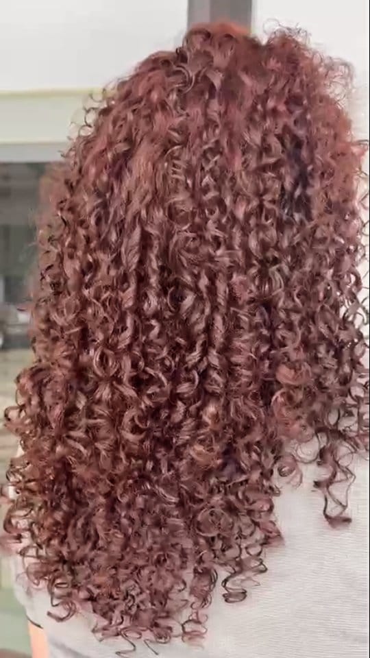 Post 6 by Grazia The Beauty Bar on Instagram (video)