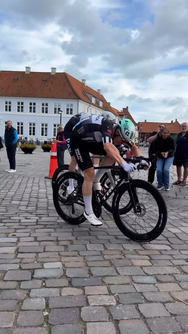 Post 4 by Rasmus Bøgh Wallin on Instagram (video)