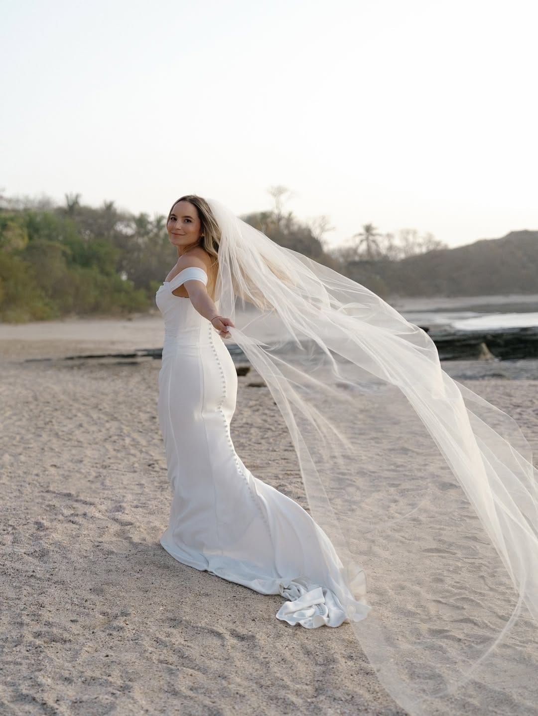 Post 1 by Costa Rica Wedding Photographer - Javier Mendez on Instagram (carousel)