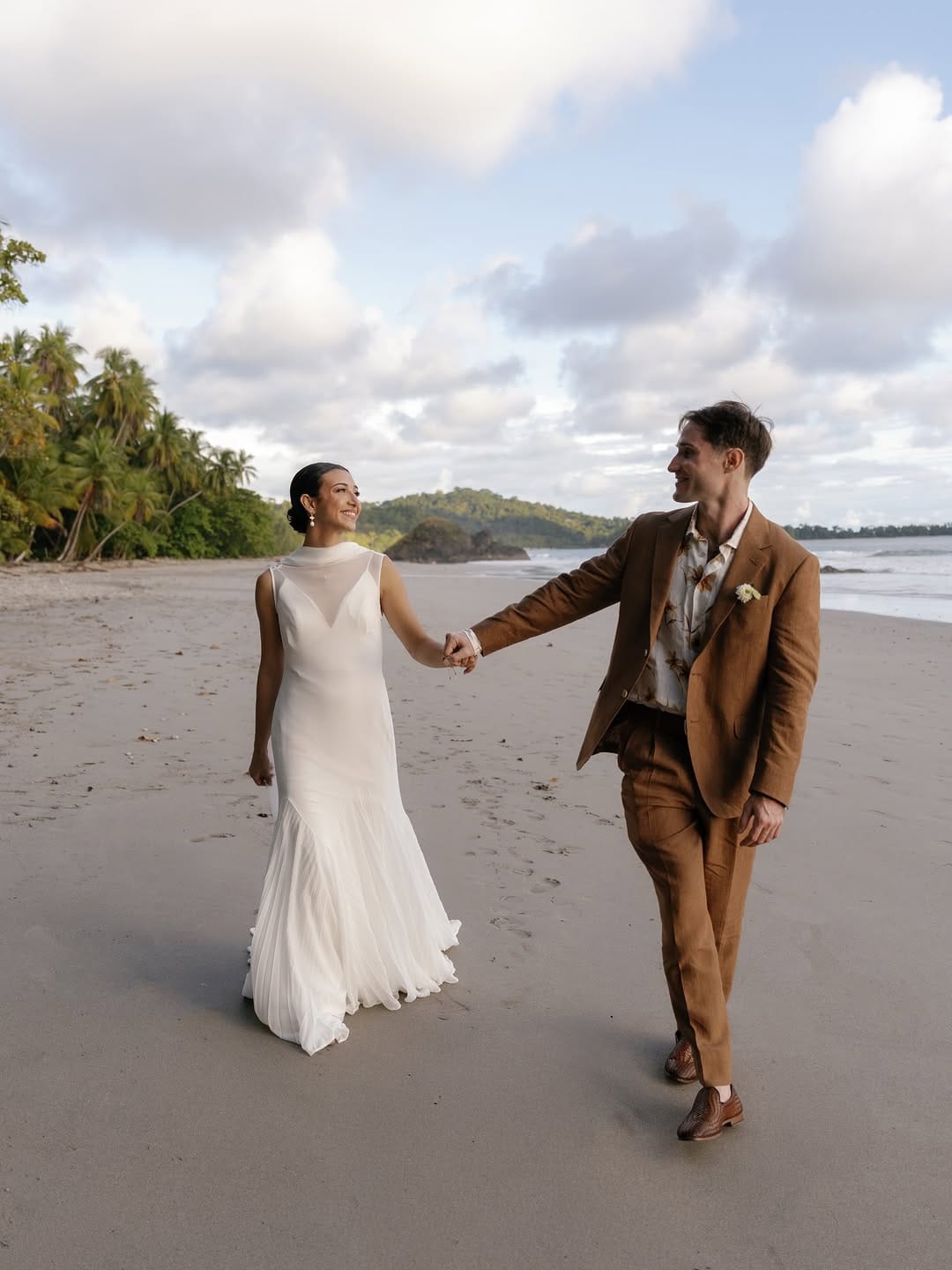 Post 2 by Costa Rica Wedding Photographer - Javier Mendez on Instagram (carousel)