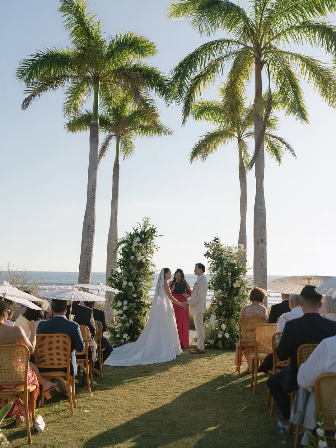 Post 9 by Costa Rica Wedding Photographer - Javier Mendez on Instagram (carousel)