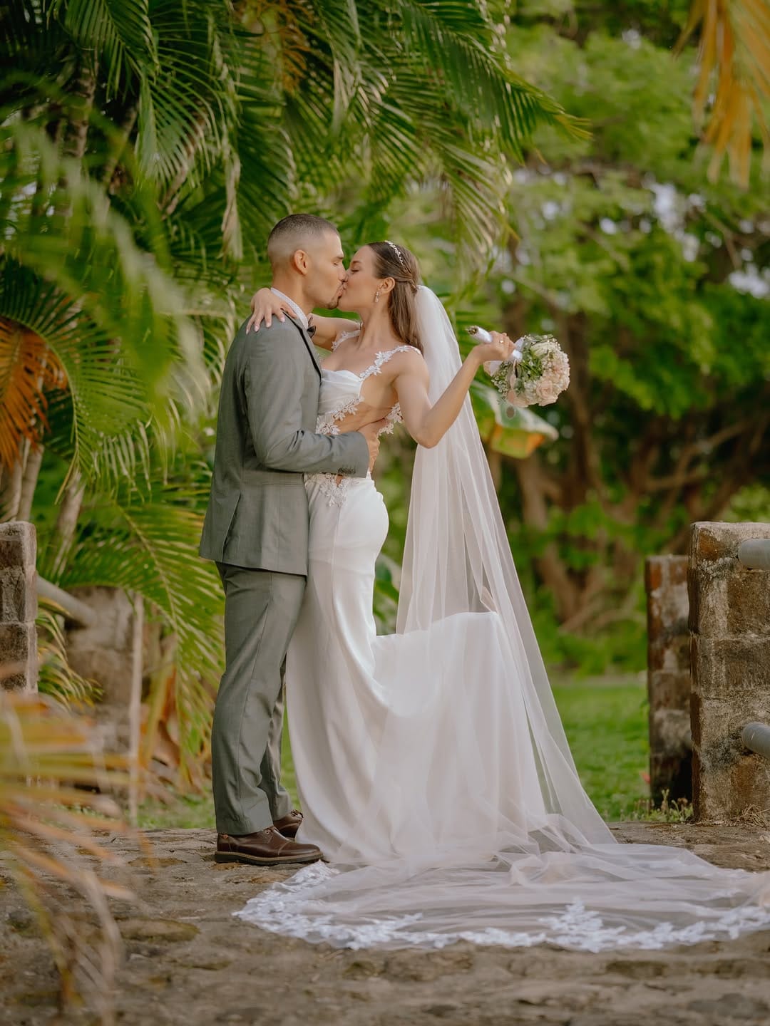Post 4 by Wedding Photographer in Costa Rica on Instagram (carousel)