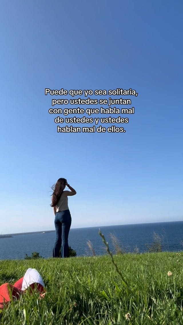 Post 4 by Isabella Rico on Instagram (video)