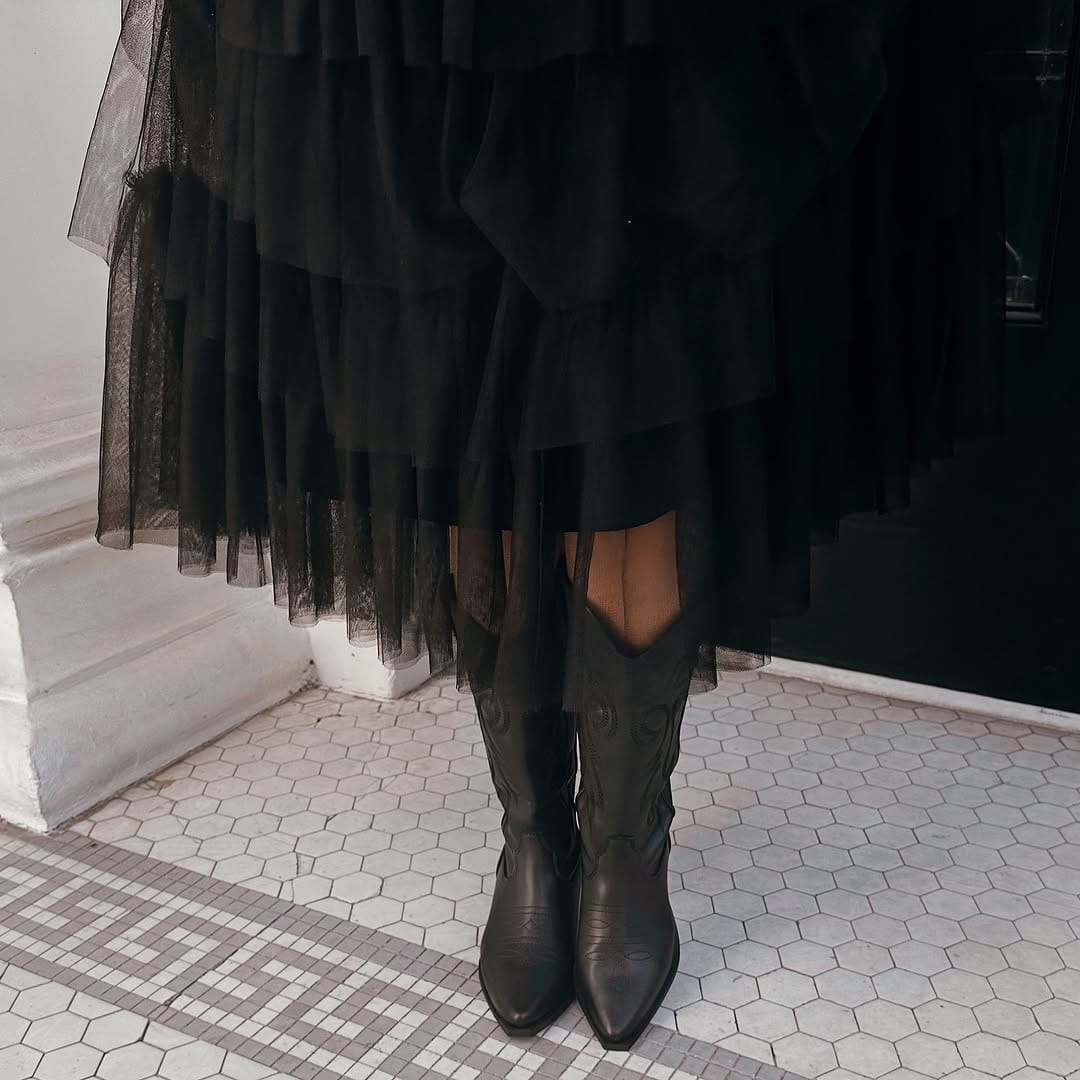 Post 10 by LILIANA SALDANA on Instagram (image)