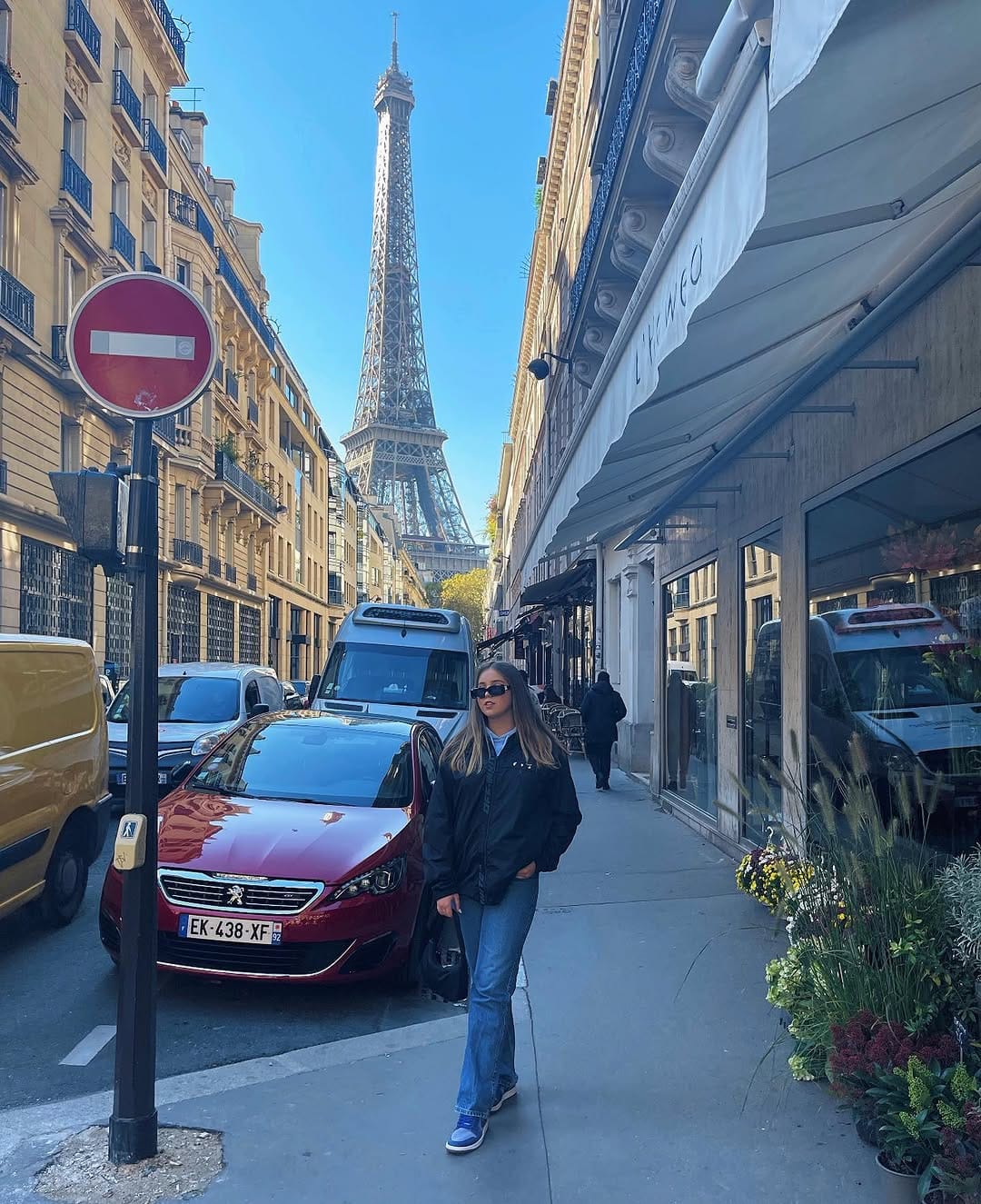 Post 1 by 𝐋𝐞𝐨𝐧𝐢𝐞 on Instagram (image)