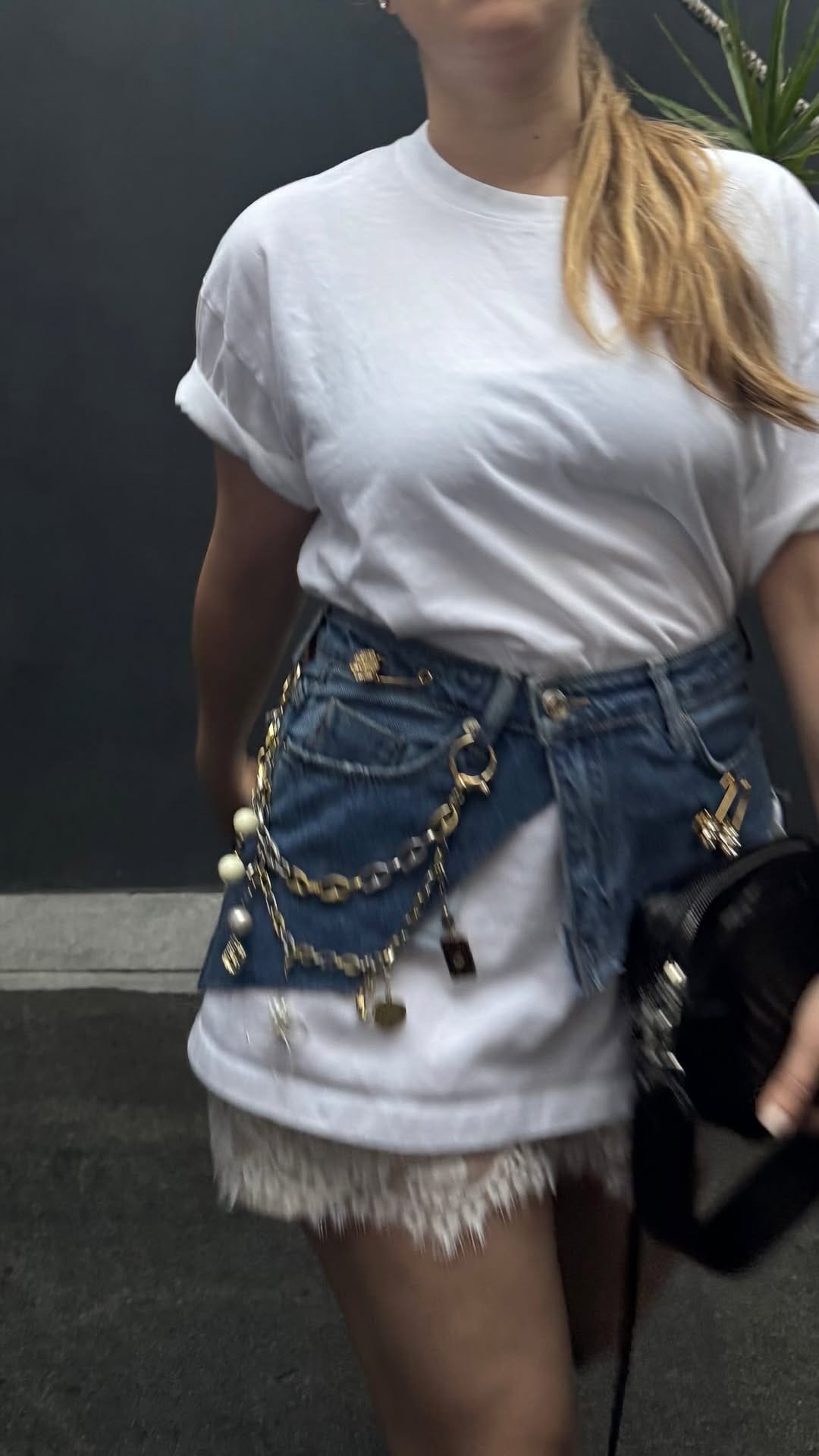Post 6 by Andrea Eraso •Style Consultant on Instagram (video)