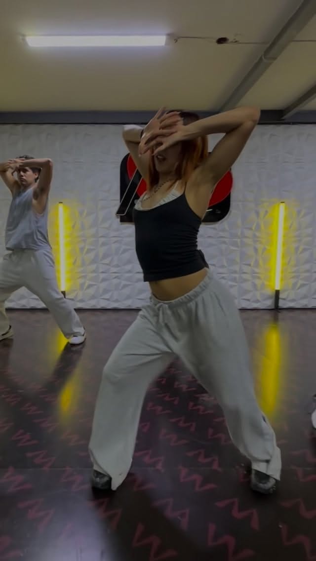 Post 2 by ᴅᴀɴᴀ ɢᴀʀᴄɪᴀ on Instagram (video)