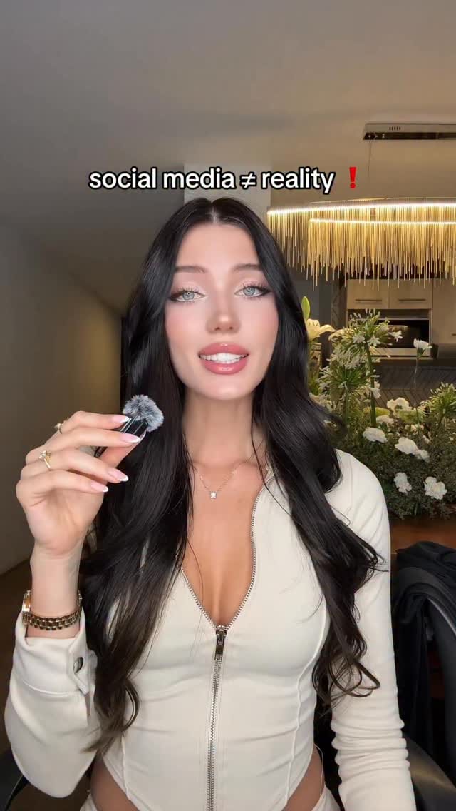 Post 7 by Alina Enero on Instagram (video)