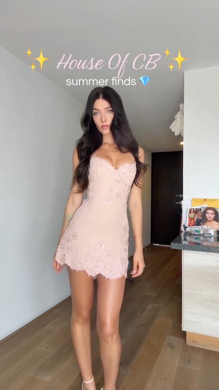 Post 2 by Alina Enero on Instagram (video)