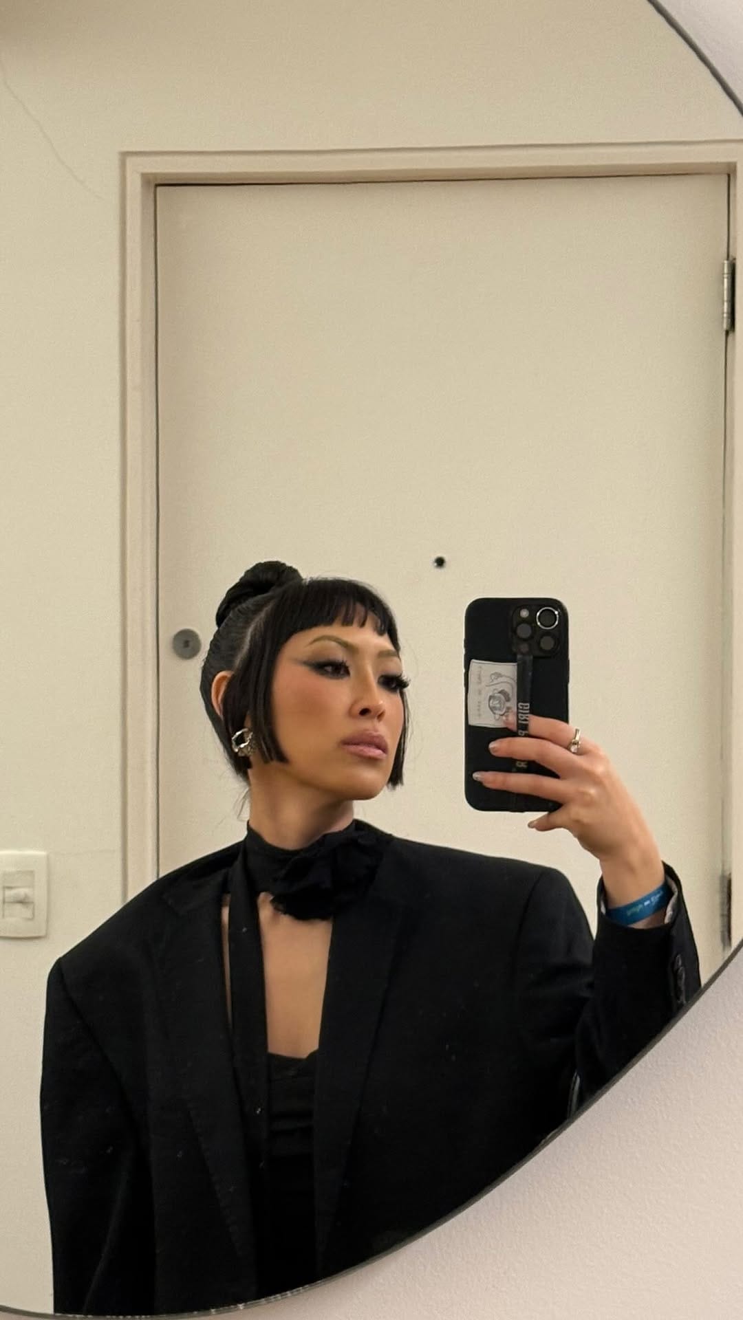 Post 6 by Ana Hikari on Instagram (video)