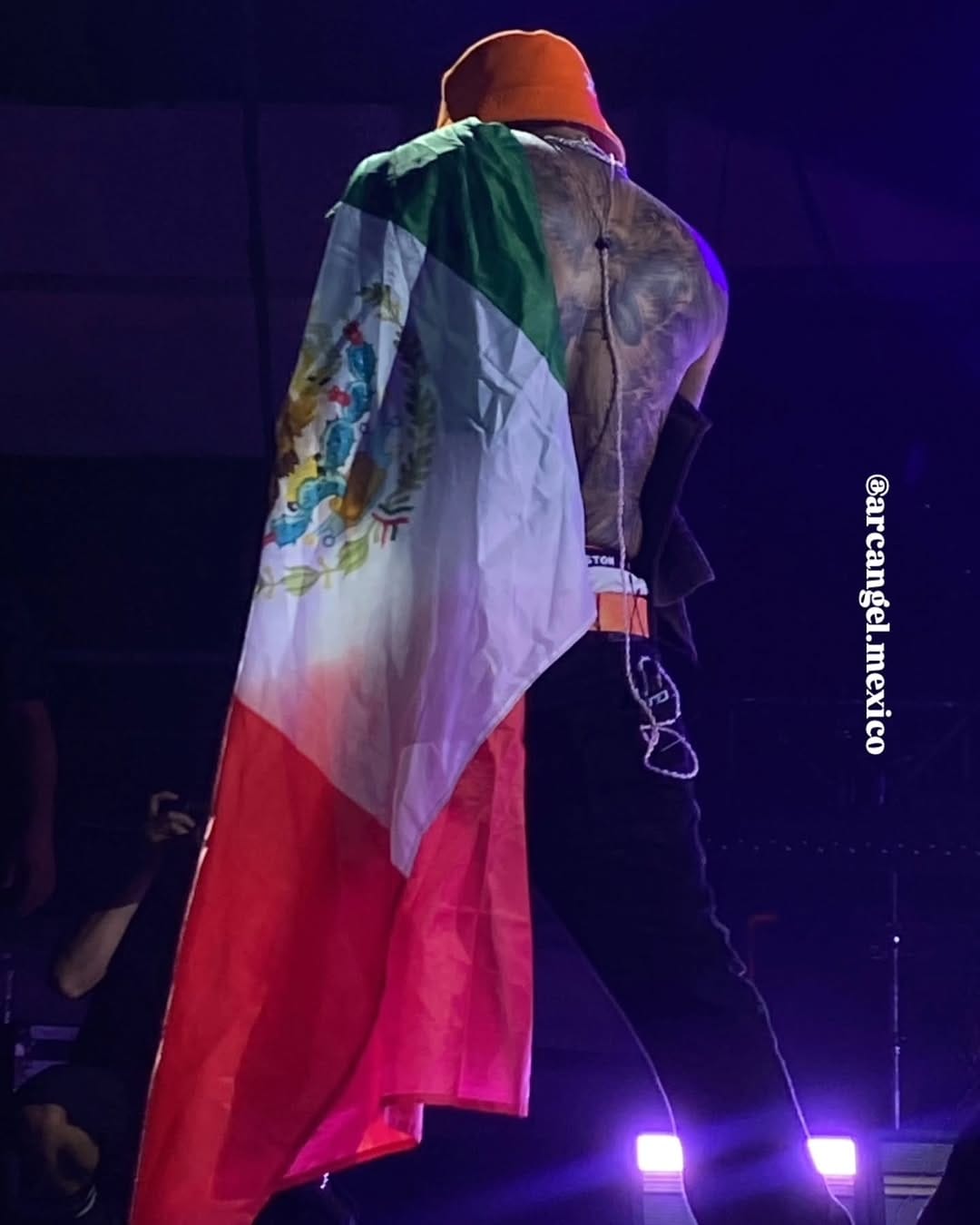 Post 4 by Arcangel México on Instagram (carousel)