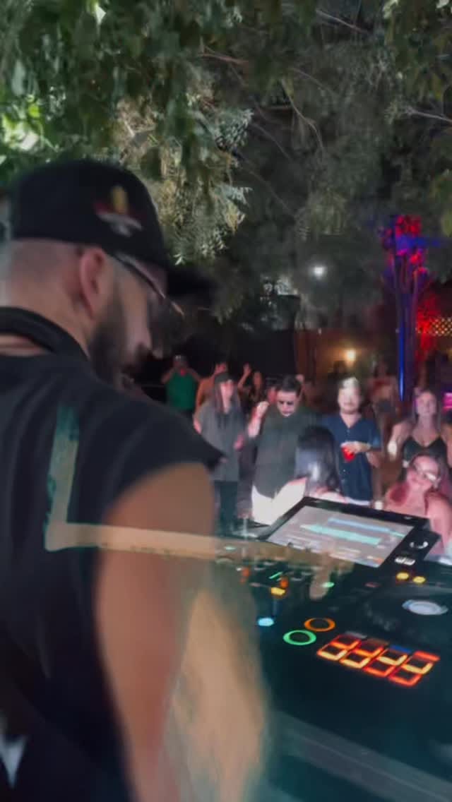 Post 9 by DETREYO on Instagram (video)
