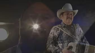 Post 4 by KWIN NORTEÑAS on YouTube (video)