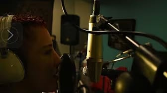 Post 1 by María Barracuda on YouTube (video)