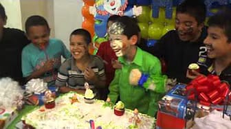 Post 5 by Glenda Beltran on YouTube (video)