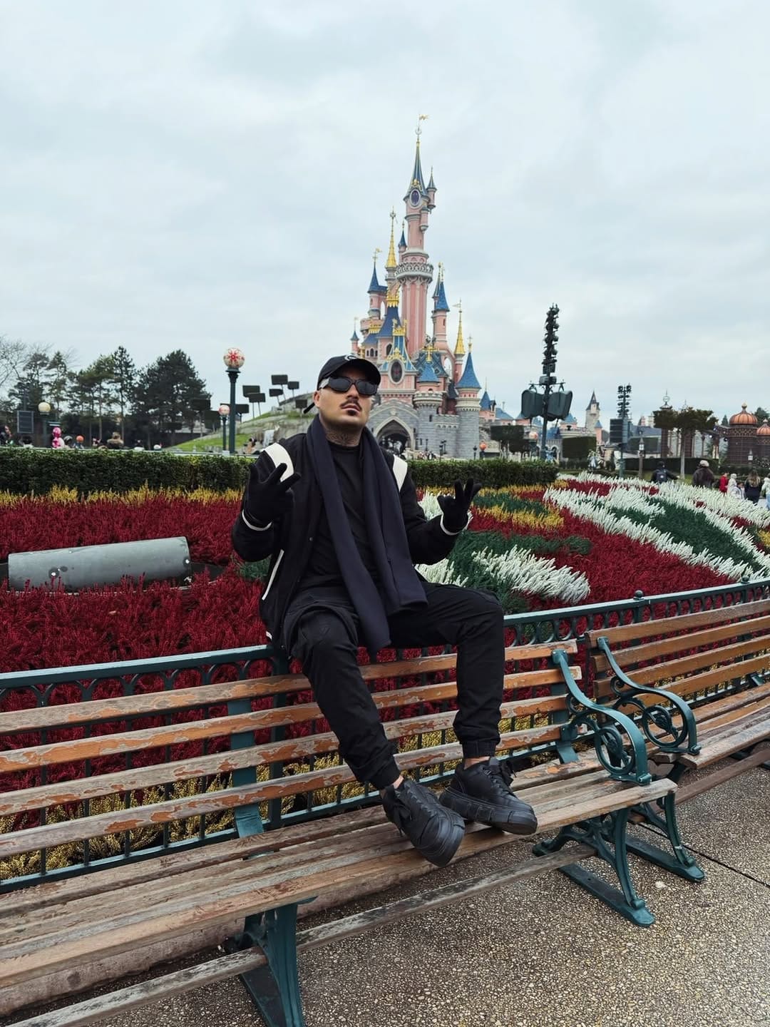 Post 5 by LEONE on Instagram (carousel)