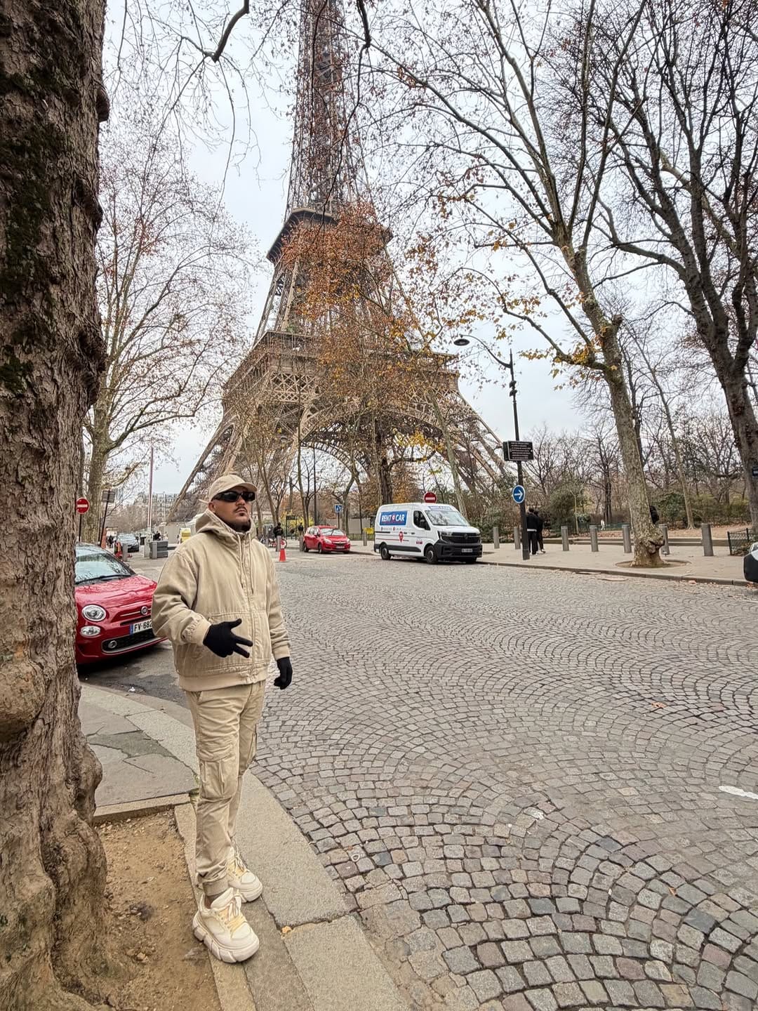 Post 6 by LEONE on Instagram (carousel)