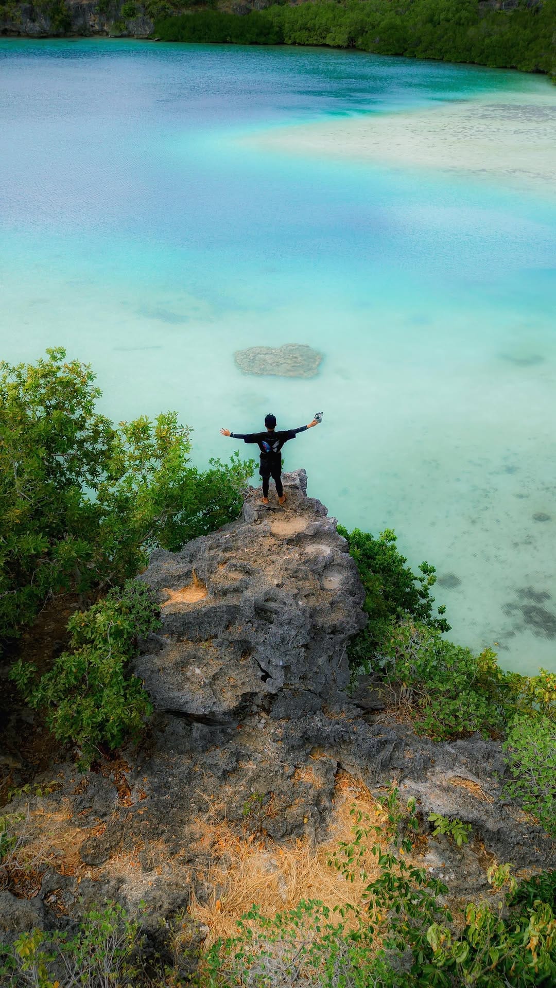 Post 8 by Rivaldy Oeina on Instagram (video)