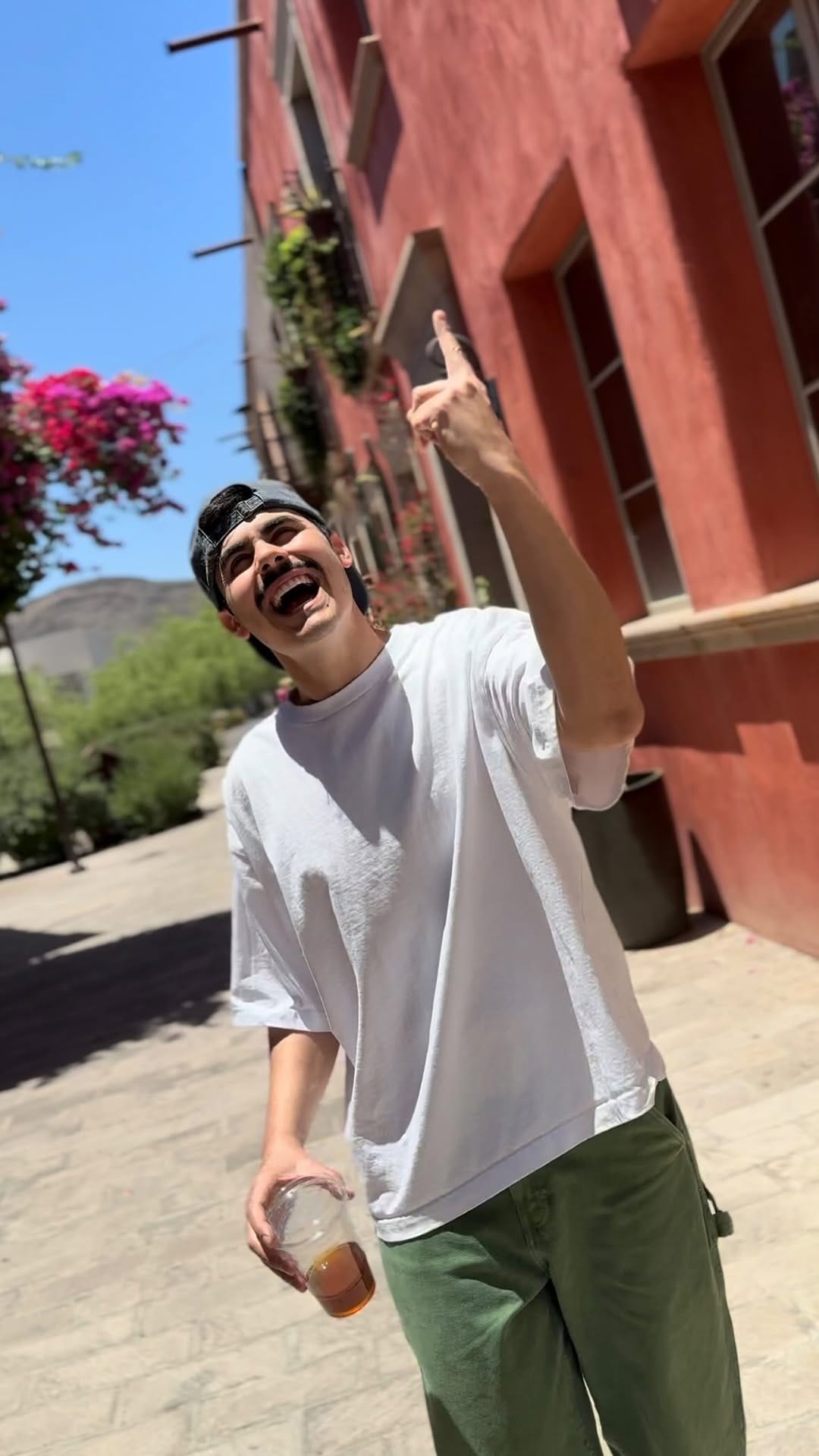 Post 1 by Enrique Cordue on Instagram (video)