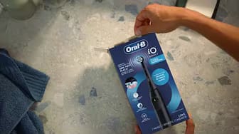 Post 2 by Oral-B México on YouTube (video)