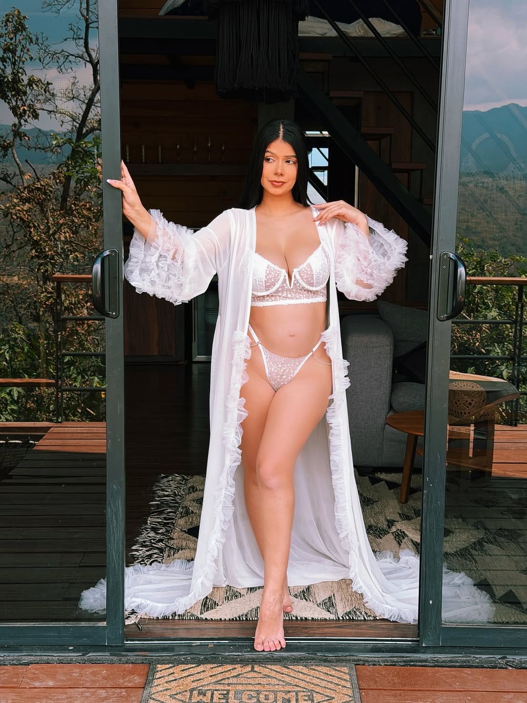 Post 8 by Carolina Romo on Instagram (carousel)
