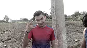 Post 1 by La Casa Random on YouTube (video)