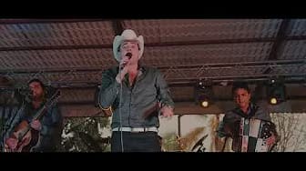 Post 7 by ChuyZuñigaOficial on YouTube (video)