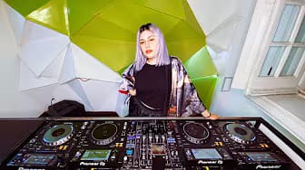 Post 3 by Jessica Audiffred on YouTube (video)